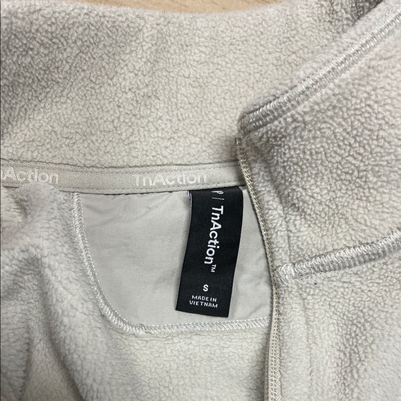 Aritzia Women's Cream Quarter-Zip Sweatshirt - Picture 4 of 8